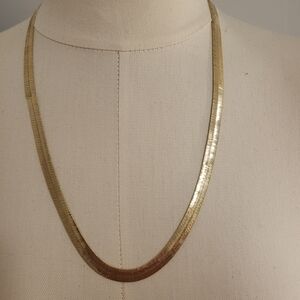 Elegant Gold Necklace